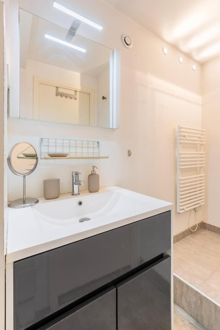 Spacious Apartment W Private Parking In Old Lila Exterior foto