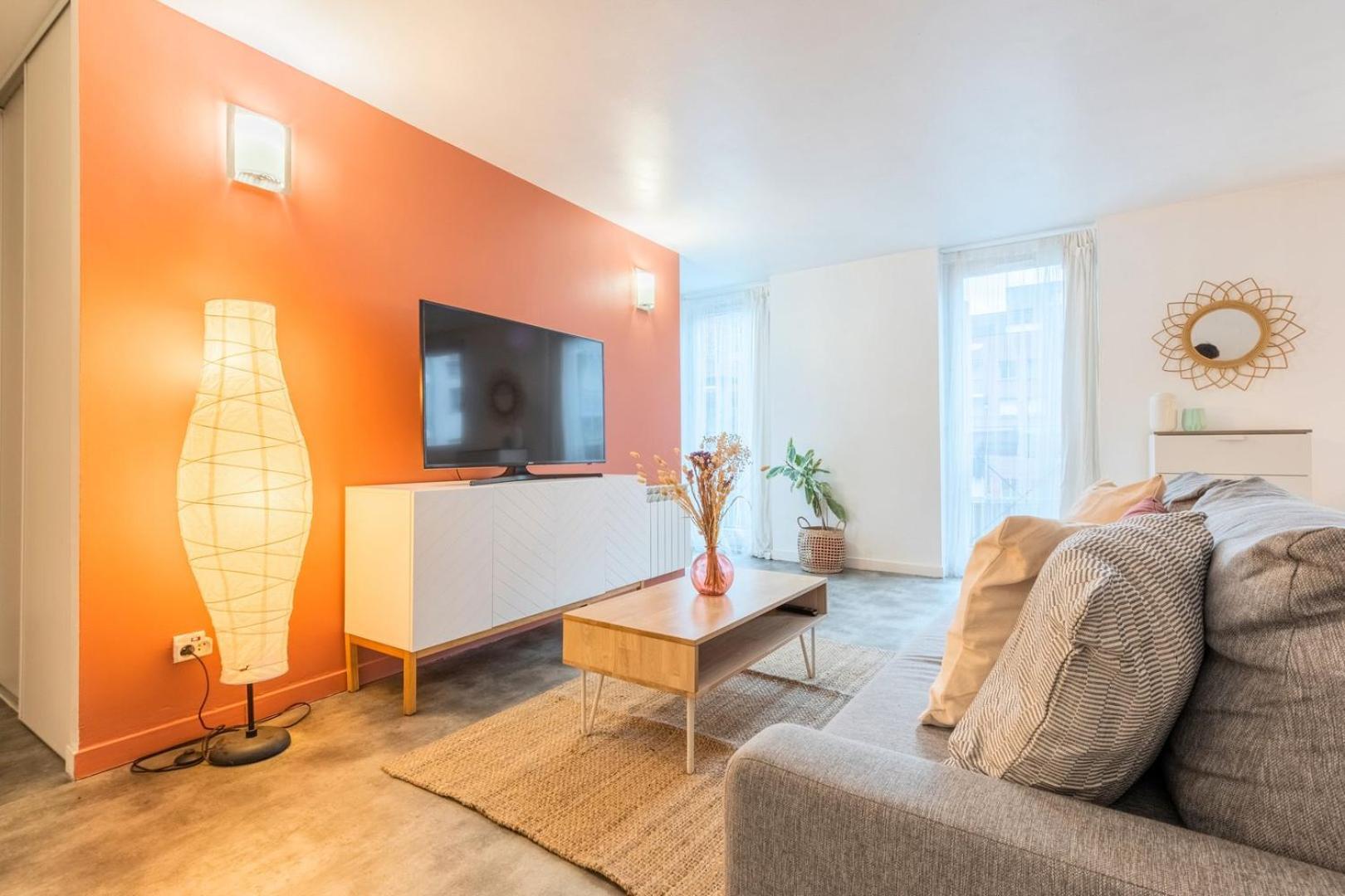 Spacious Apartment W Private Parking In Old Lila Exterior foto